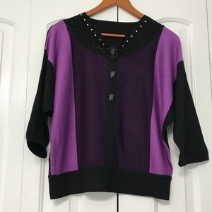 Mid size sleeves sweater